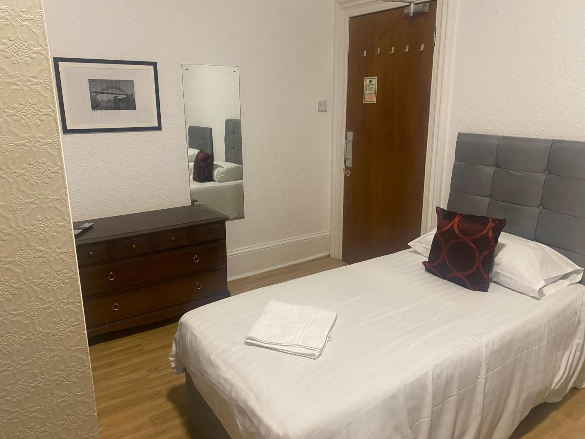 Clifton Hotel Newcastle Oda fotoğraf