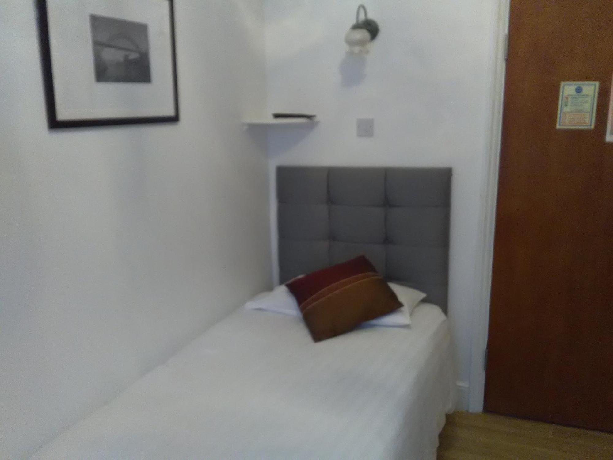 Clifton Hotel Newcastle Oda fotoğraf